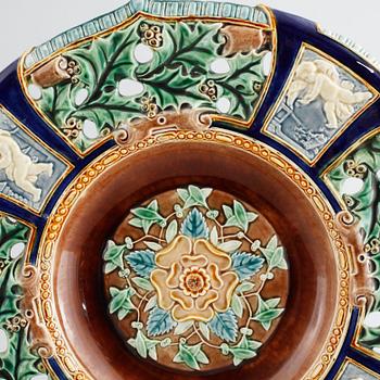 A pair of late 19th century Rörstrand dishes.