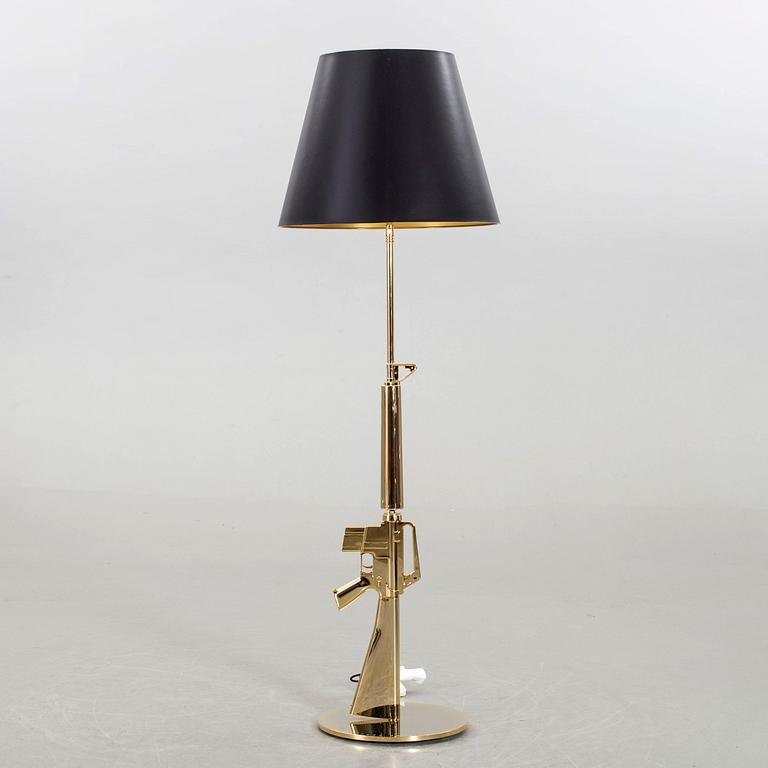 Philippe Starck, golvlampa, "Lounge Gun M 16", Flos, formgiven 2005.