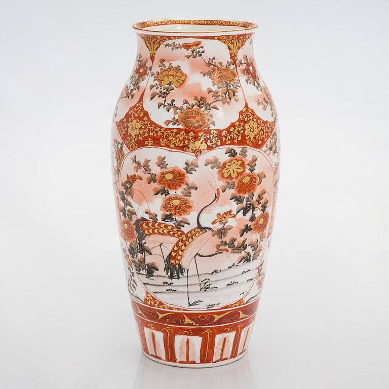 A Japanese porcelain vase from the Meiji period (1868-1912) .