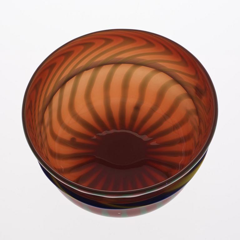 An Ingeborg Lundin graal glass bowl, Orrefors 1970.