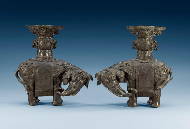 A pair of bronze figures of elephants, Qing dynasty, Jiaqing (1796-1820). (2).