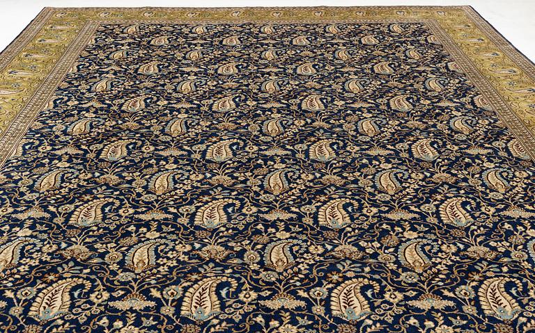 A Qum carpet, ca 494 x 340 cm.
