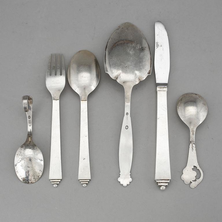 PARTI BESTICK, silver, 6 delar, bl.a. 3 delar sterling, "Pyramid", Harald Nielsen, Georg Jensen, 1945-77. Vikt 250 g.