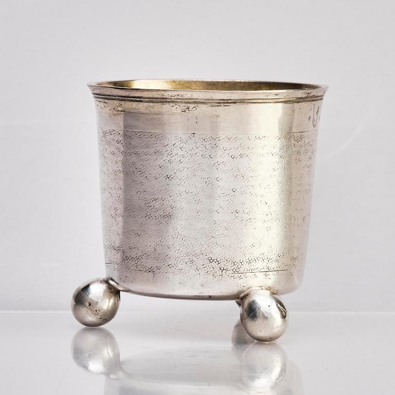 A Swedish 17th century silver beaker, mark of David Richter the elder, Stockholm (active 1630-77 (78)).