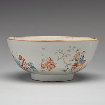 A famille rose punch bowl, Qing dynasty, Qianlong (1736-95).