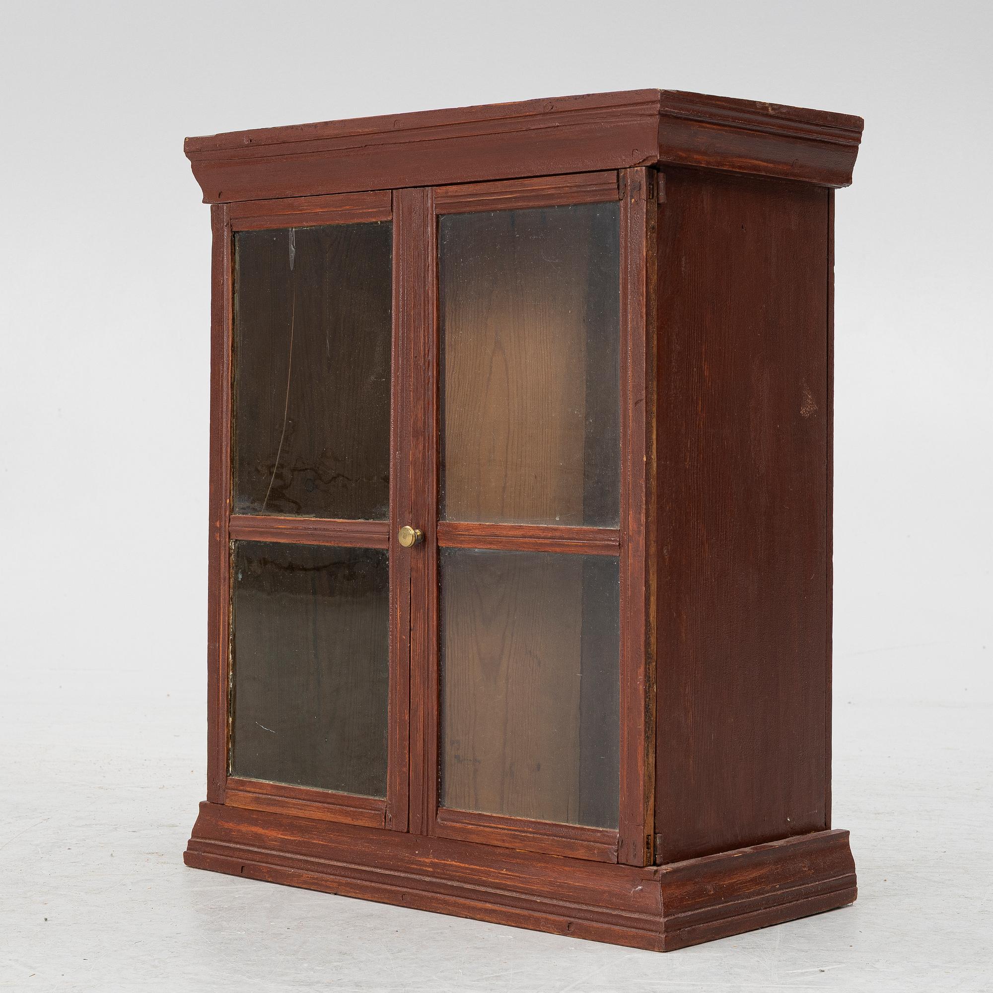 Hanging cabinet, 19th century.