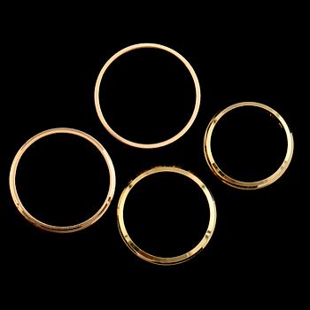RINGAR, 4 st, 18 k guld, 1900-talets andra hälft. Vikt ca 19 gram.