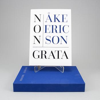 ÅKE ERICSON, limiterad utgåva fotobok samt gelatinsilverfotografi, signerad och numrerad 7/12.