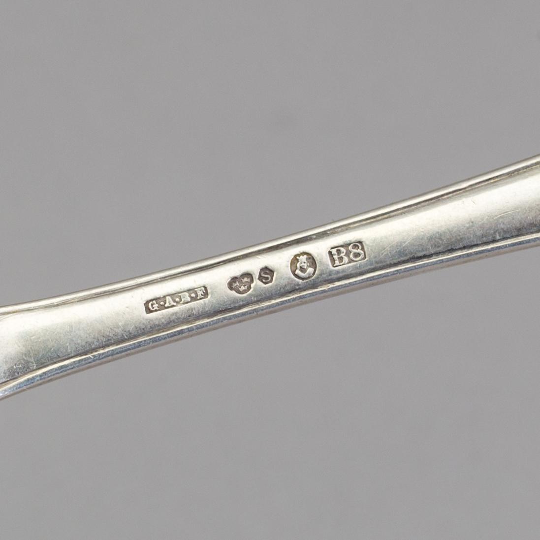 A set of 10 silver fruit knives, Stockholm, 1807 and a mixed lot of  silver fruit forks. Weight 600 g.