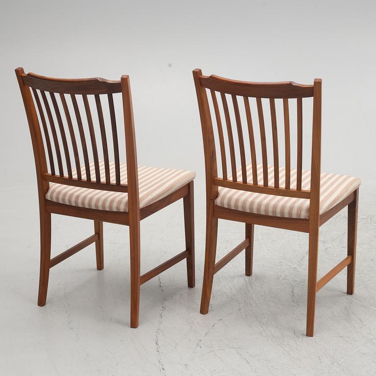 Dining table and four chairs, second half of the 20th century.