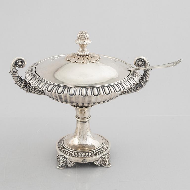 A Swedish silver sugarbowl, marks of Adolf Zethelius, Stockholm 1834.