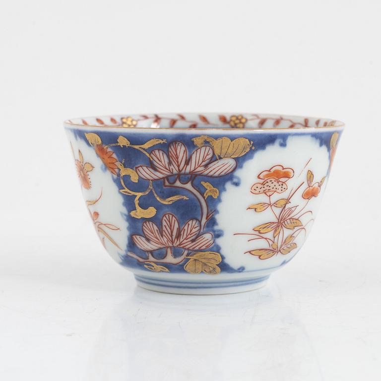 A porcelain cup with saucer, Japan, 19th century.