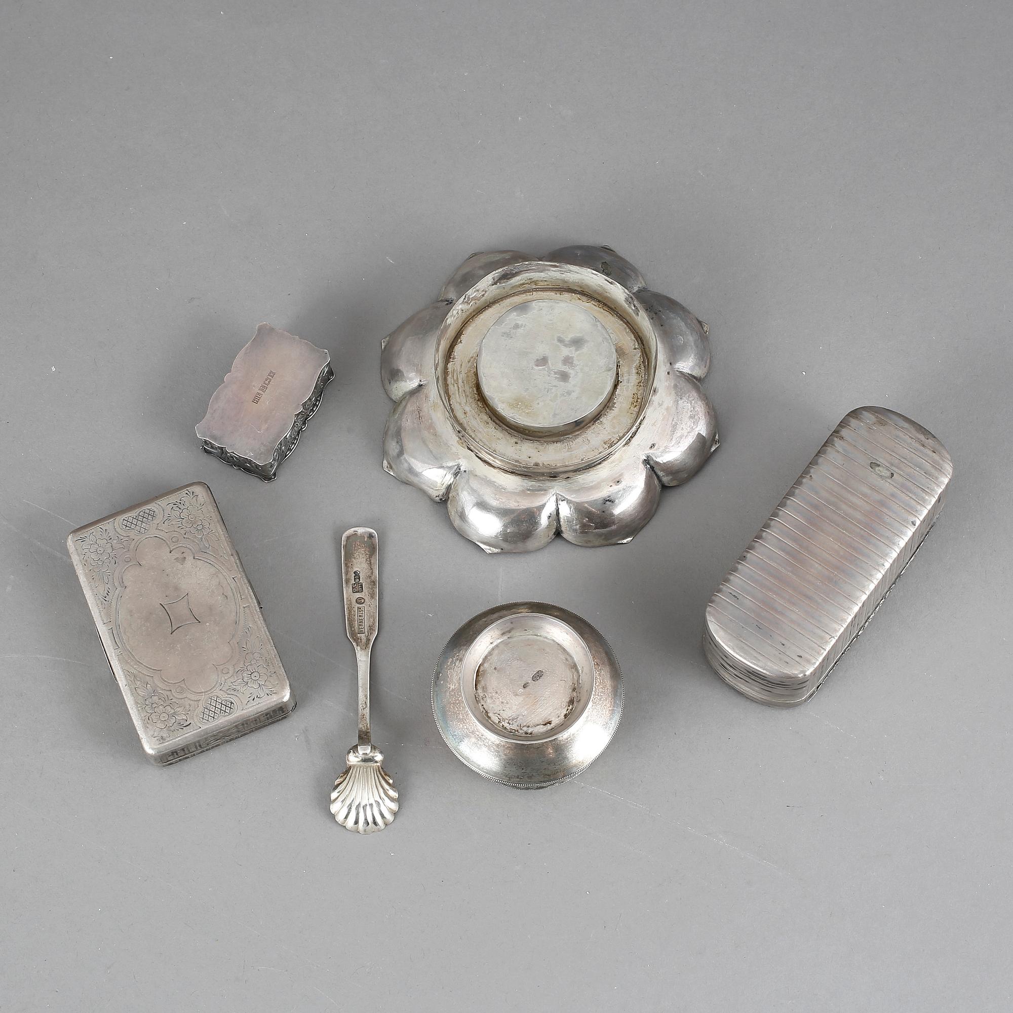 PARTI SILVER, 5 delar, olika nationaliteter, bla Ryssland och Kina, 18-1900-tal. Total vikt ca 350 g.