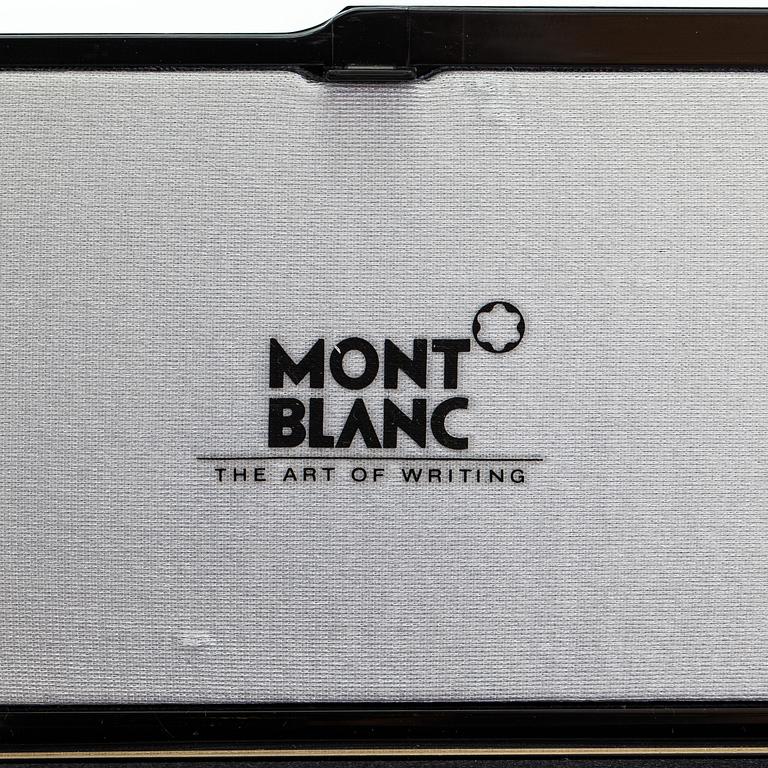 Montblanc, a Meisterstück fountain pen.