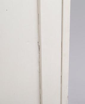 KLÄDSKÅP, 1900-talets första hälft.