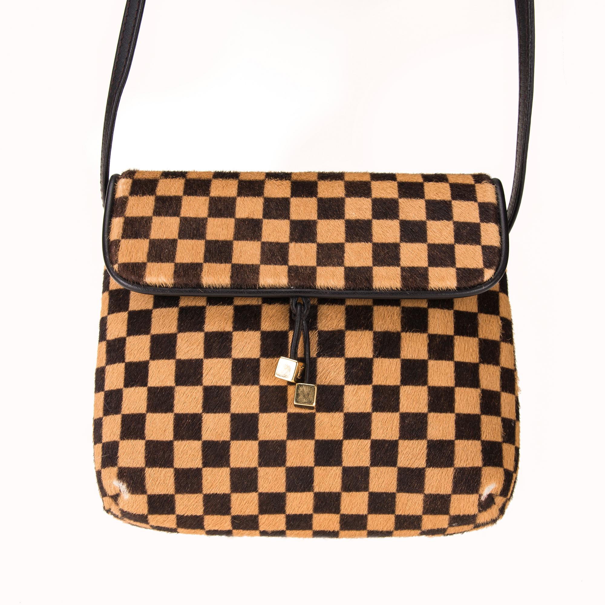 VÄSKA, "Sauvage Gazelle Pochette", Louis Vuitton.