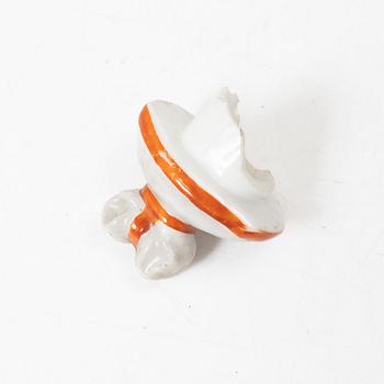 Figurin/tekanna, porslin, Europa, 1900-tal.