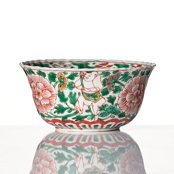 A famille verte cup, Qing dynasty, Kangxi (1662-1722).