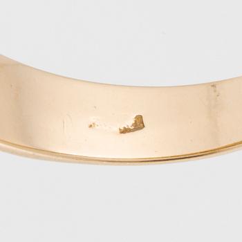 Ring, 18K guld med briljantslipade diamanter.