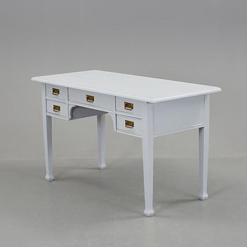 SKRIVBORD, jugend, delvis modern tillverkning.