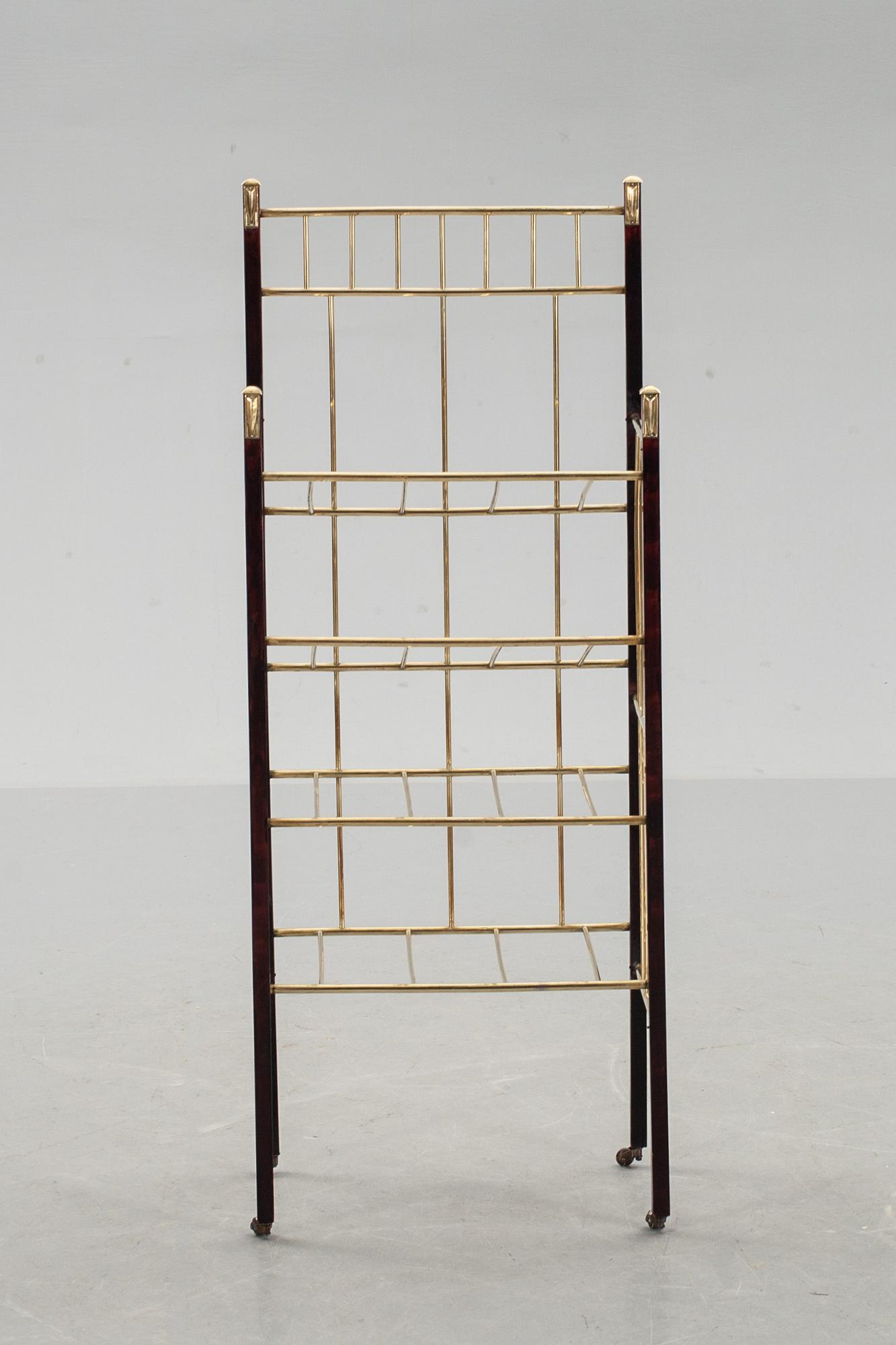 TIDNINGSSTÄLL/NOTSTÄLL, 1900-talets mitt.