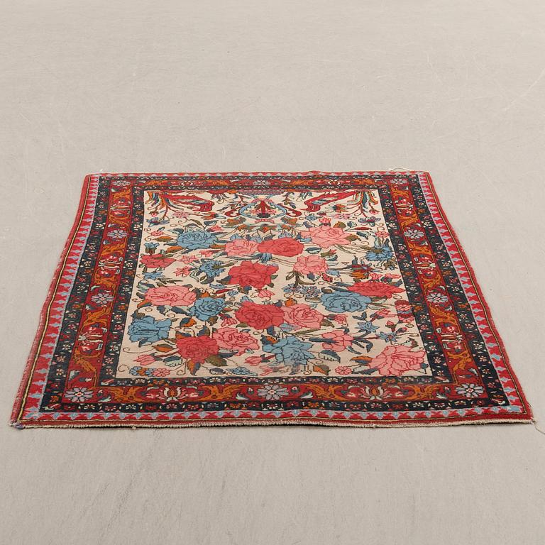 Rug, Bakhtiari semi-antique approximately 150x112 cm.