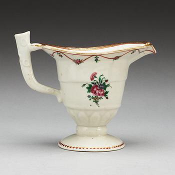 A famille rose ewer, Qing dynasty, Qianlong (1736-95).