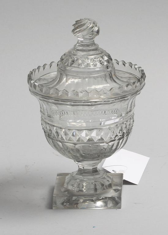 POKAL MED LOCK, glas. England/Irland, 1800-tal.