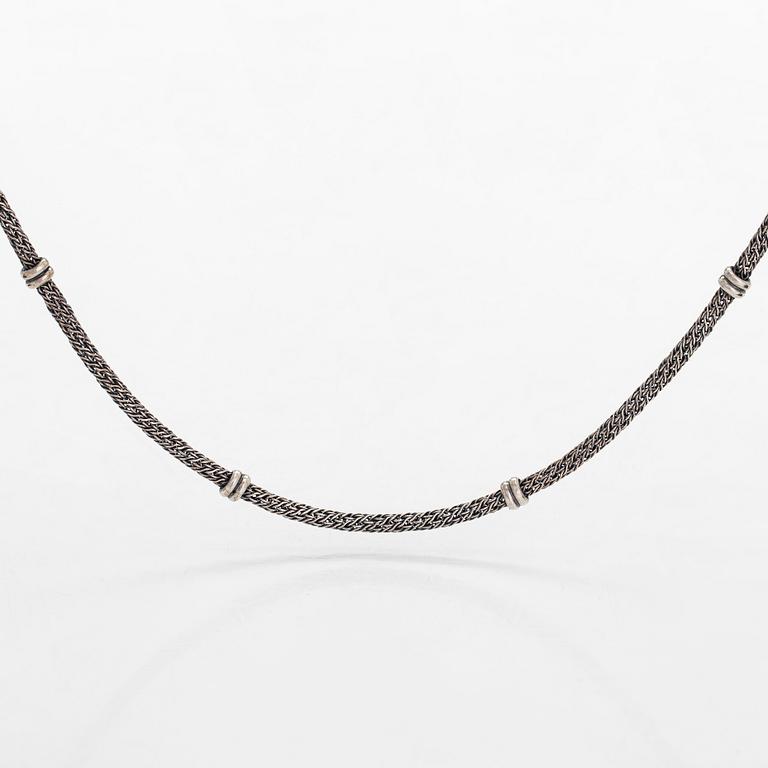 Saara Hopea, a silver necklace. Ossian Hopea, Porvoo, Finland 1982.