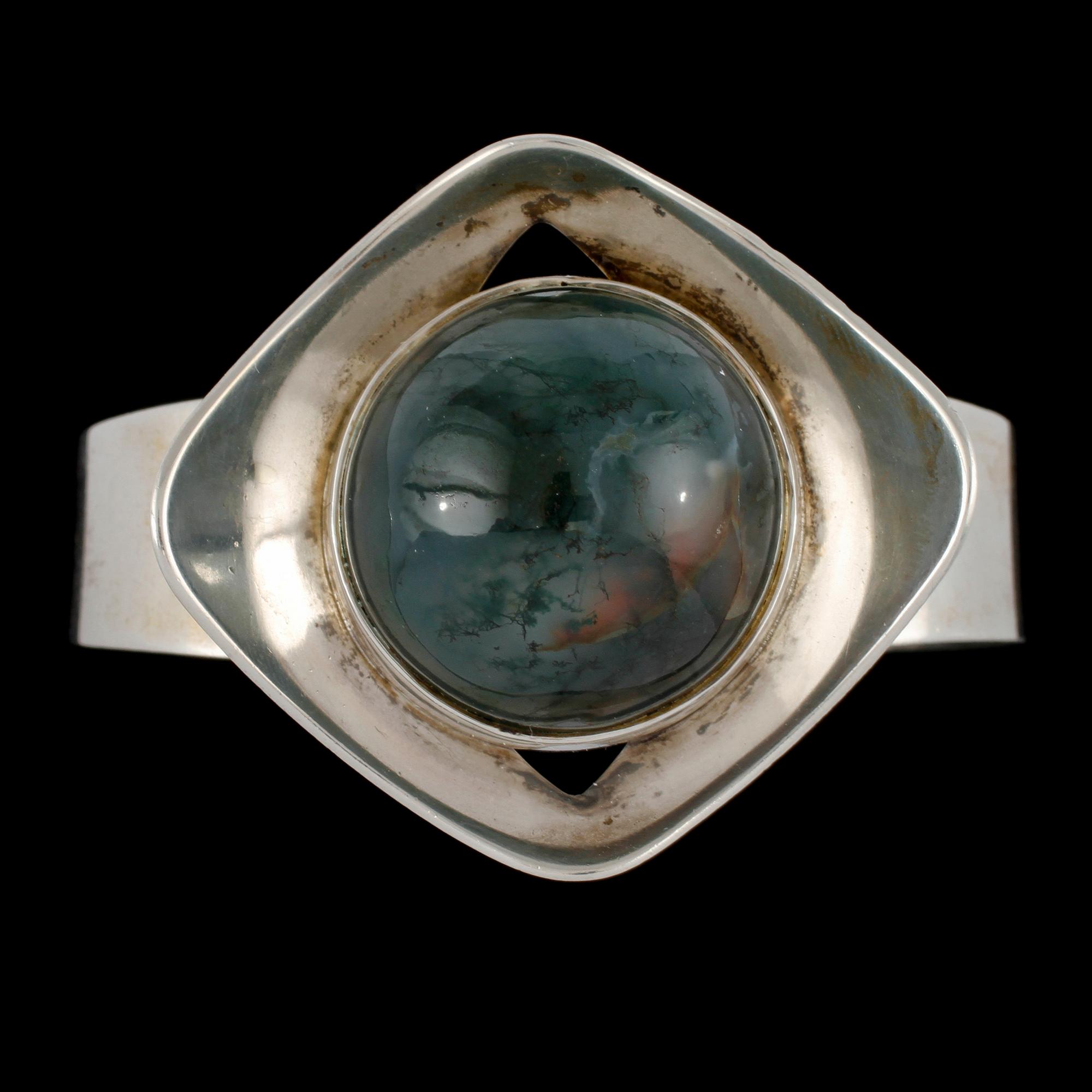 ARMBAND, silver med cabochonslipad sten, Kaplans, Stockholm, 1964-tal. Vikt 52 g.