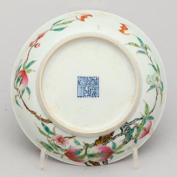 SKÅLFAT, porslin, Qianlongs sigillmärke, Kina.
