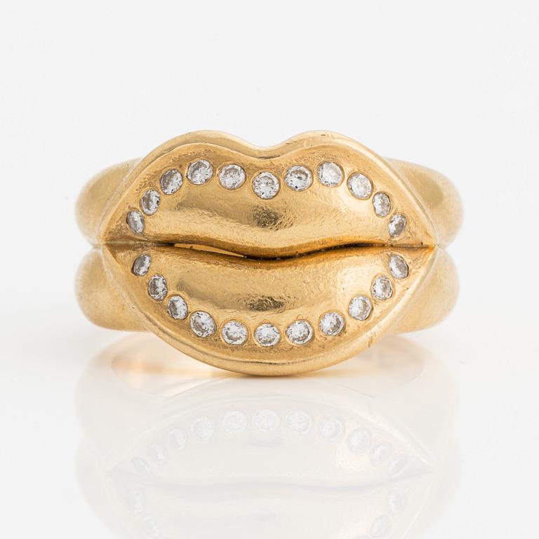 Ring, Ellen Curtis, 18K guld och briljantslipade diamanter. Stockholm 1997.