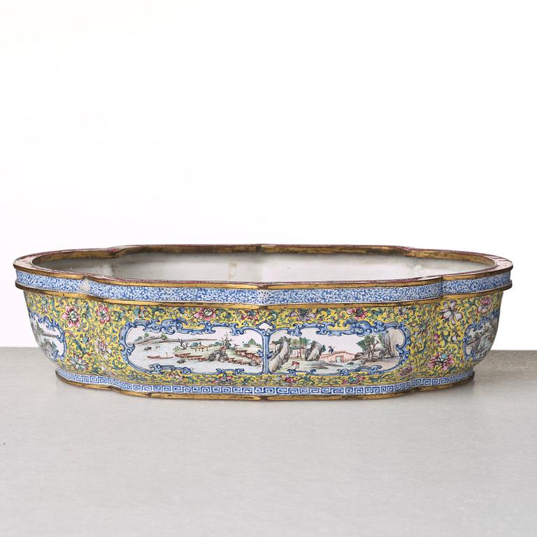 An enamel on copper flower pot, Qing dynasty, Qianlong (1736-95).