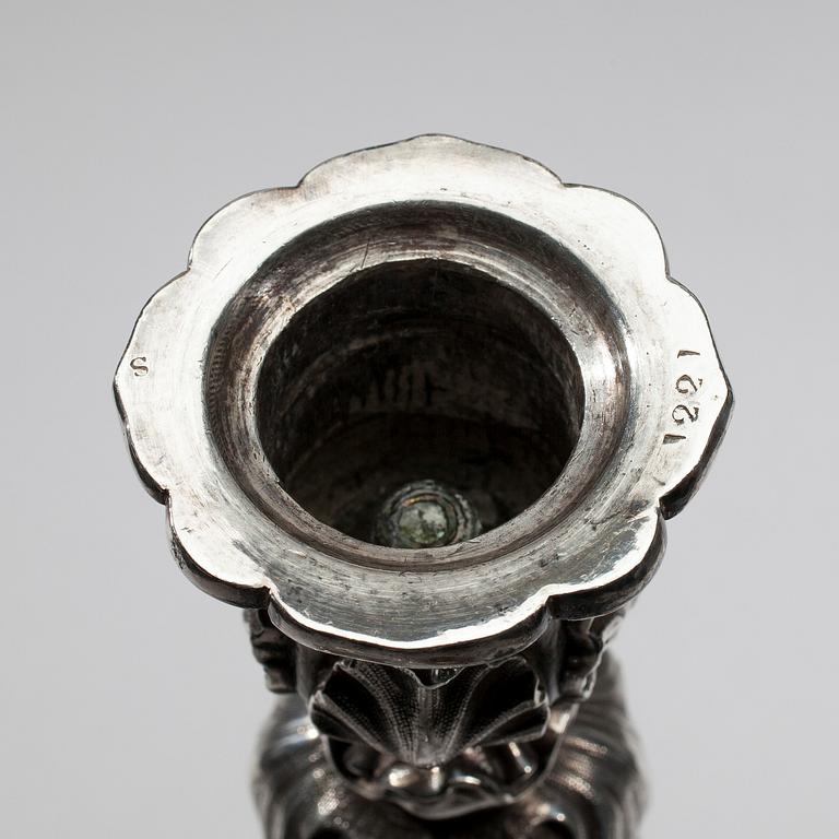 KANDELABER, försilvrad, rokokostil, England 1800-talets slut.