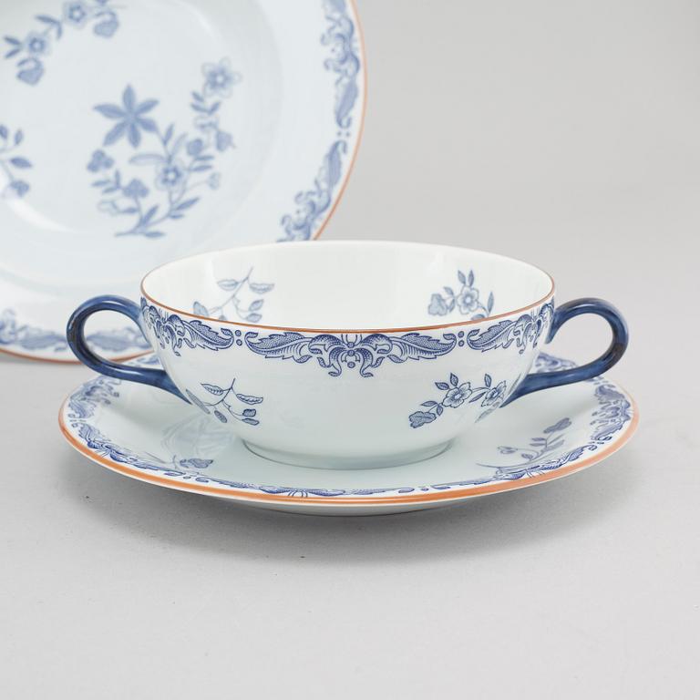 37 pieces of porcelain tableware from Rörstrand, model "Ostindia", second half of the 20th century.