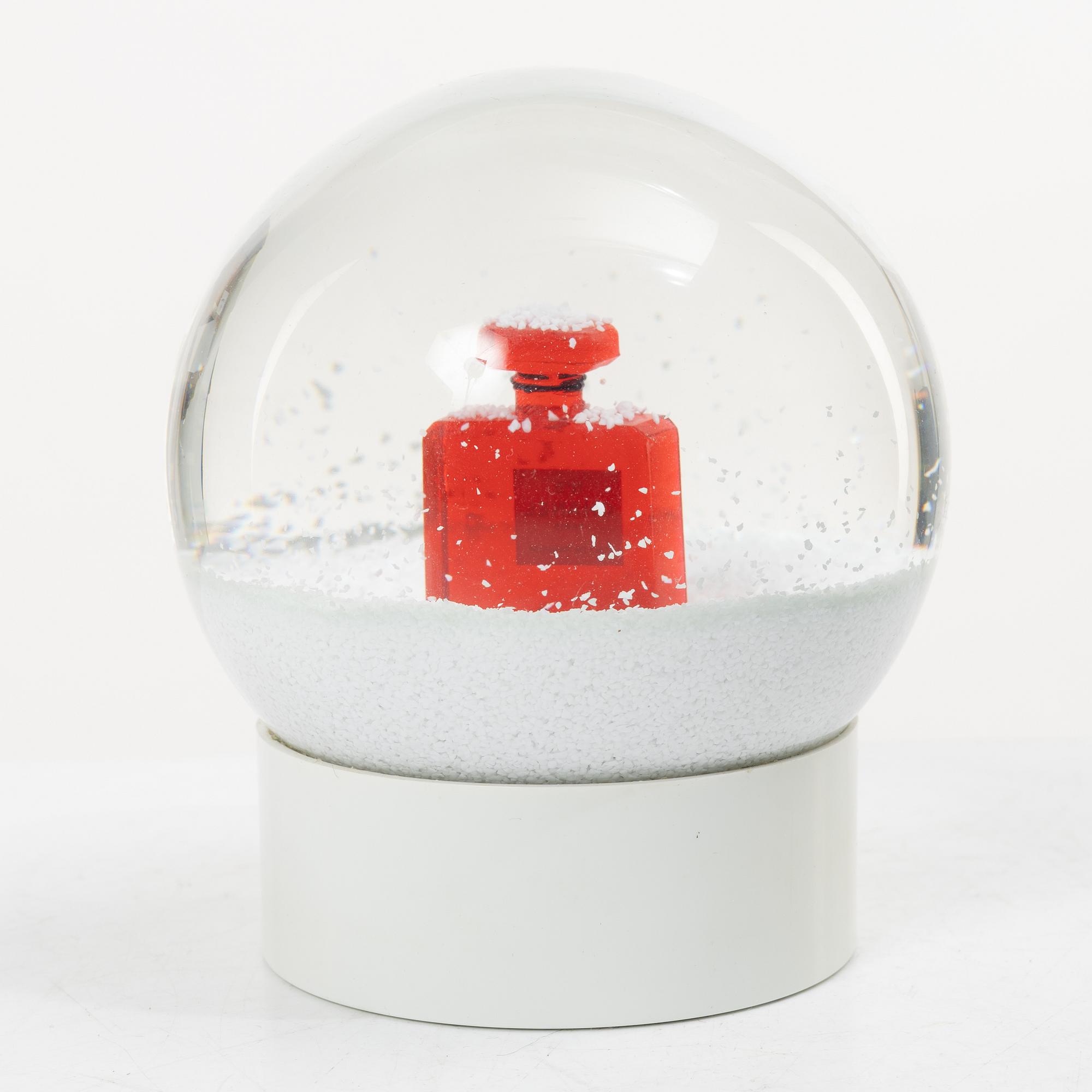 Chanel, Snöglob.