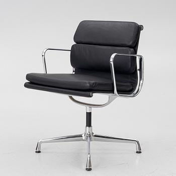 Charles & Ray Eames, Chair, “Soft Pad Alu Chair”, model EA208, Vitra.