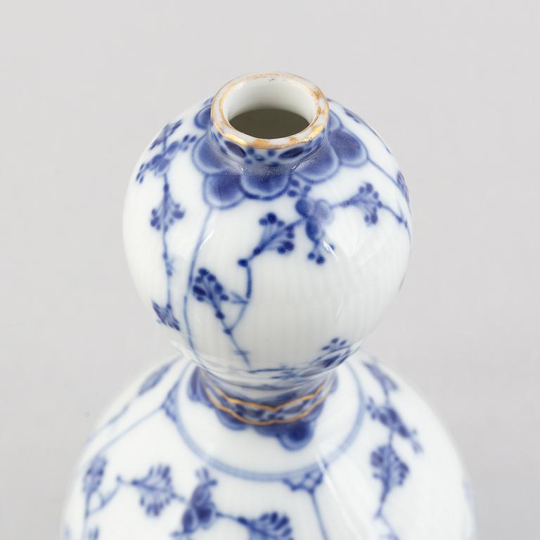 A 'Blue Fluted' porcelain flask with stopper, Royal Copenhagen, 19th century.