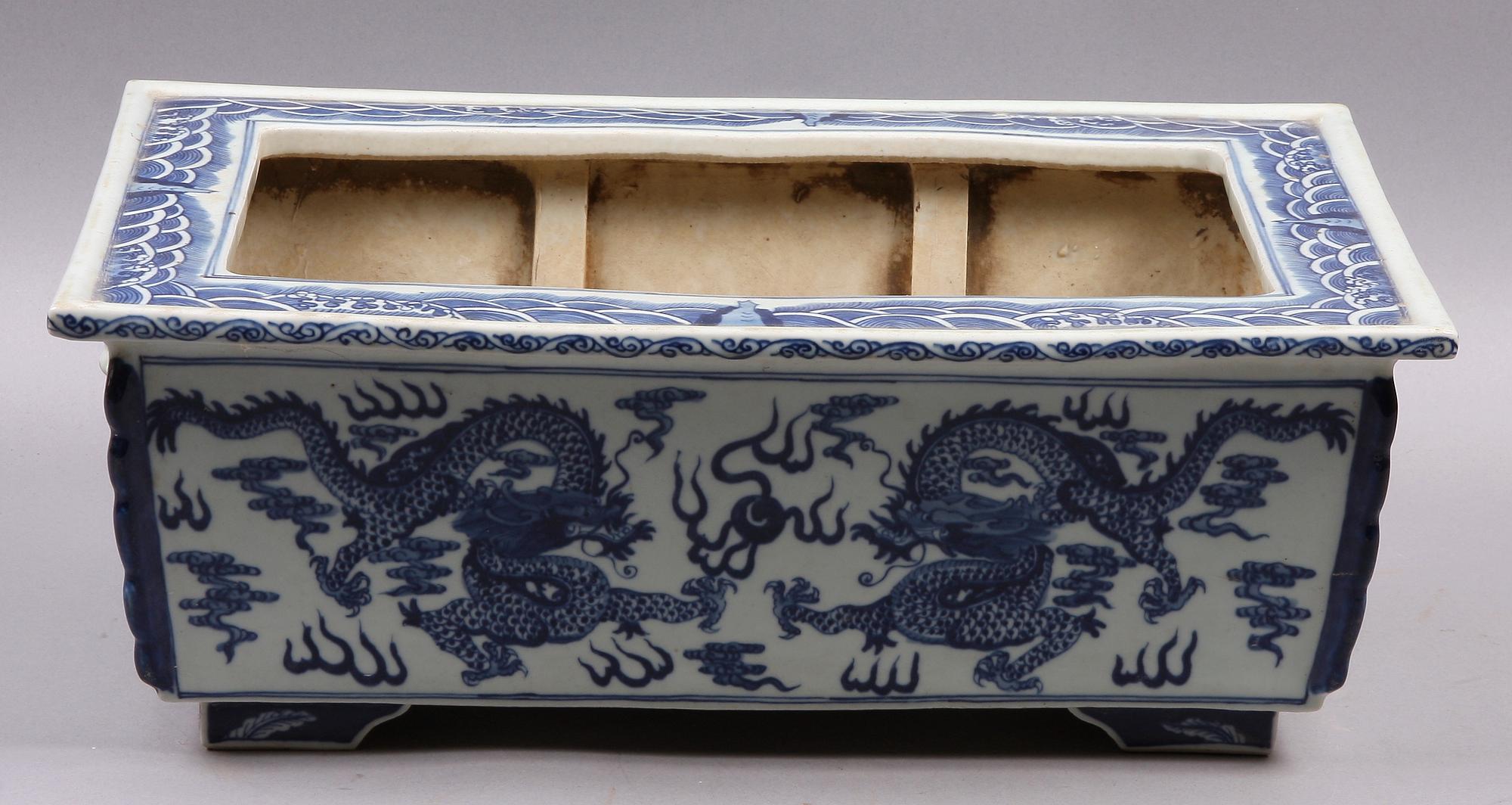 KRUKA, porslin, Kina, 1900-tal.