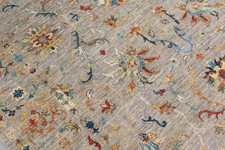 Carpet, Ziegler Design, ca 305 x 196 cm.