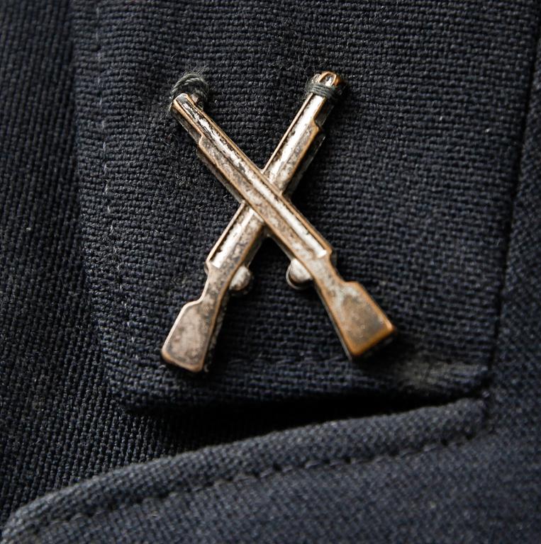 UNIFORMSJACKOR, 2 st, Sverige, artilleriregemente, 1948.