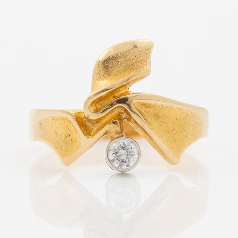 Lapponia, ring 18K gold set with a round brilliant-cut diamond, Finland 1981.