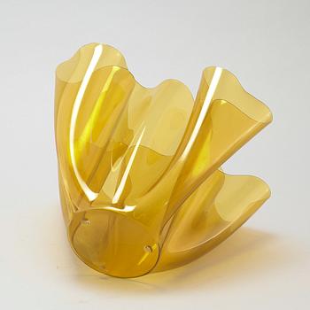 A "Cartoccio" glass vase, designed by Pietro Chiesa for Fontana Arte, unsigned.