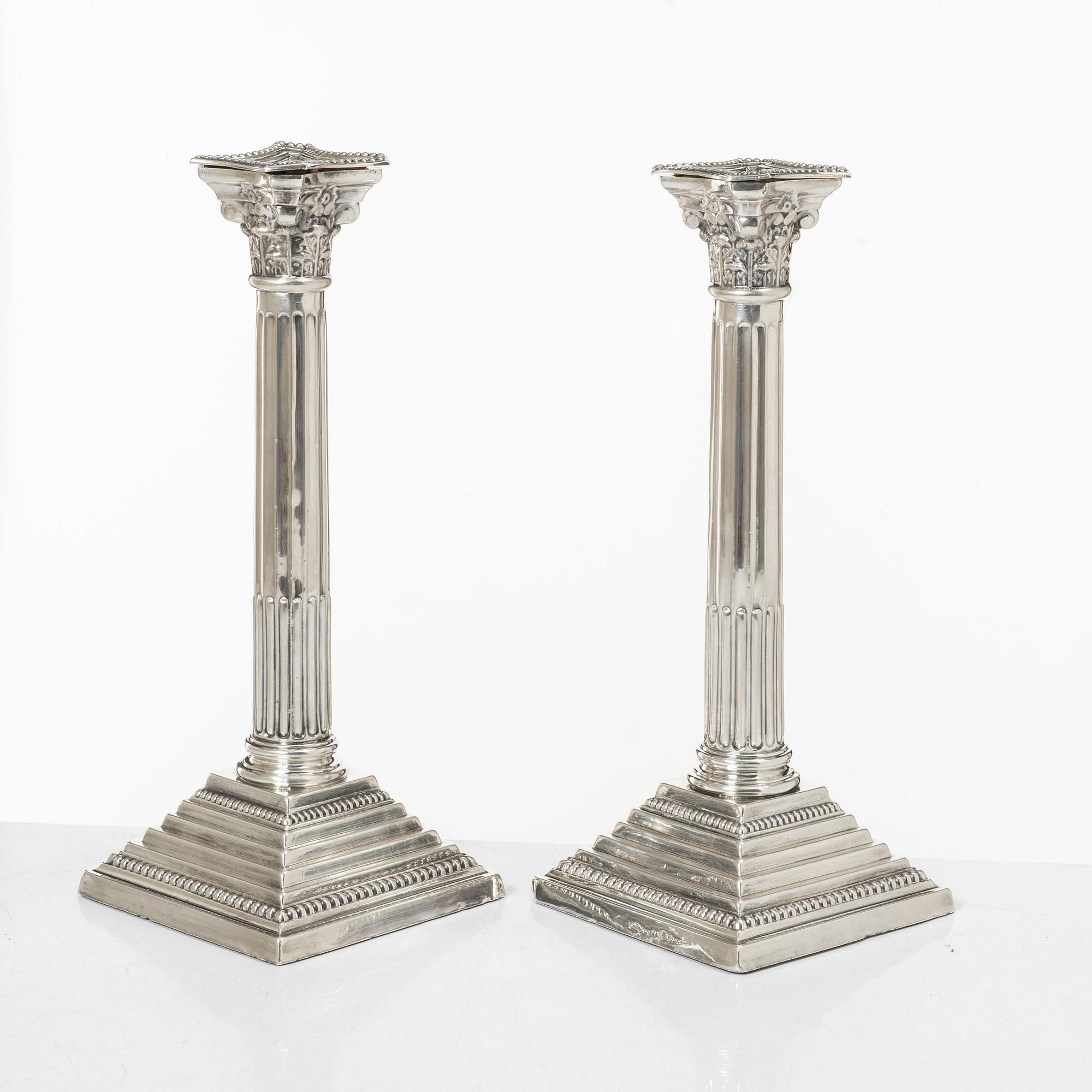 Ljusstakar, ett par, silver, London, England 1971.