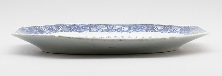 STEKFAT, porslin, Kina, Qianlong 1736-1795.