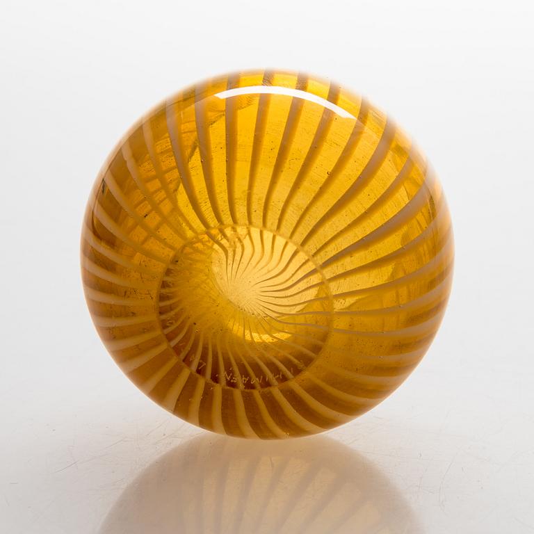 Nanny Still, A 'Pallo' glass vase, model 6433, signed  Nanny Still Riihimäen Lasi oy. Design year 1953.