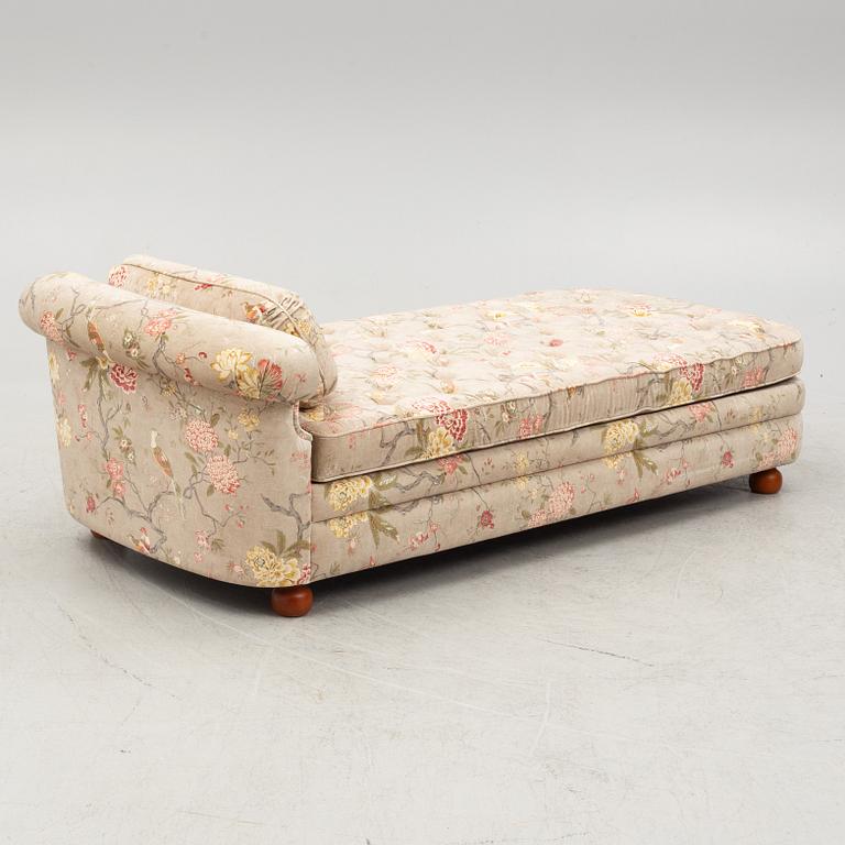 Josef Frank, a model 775 couch/daybed, Svenskt Tenn, 2021.