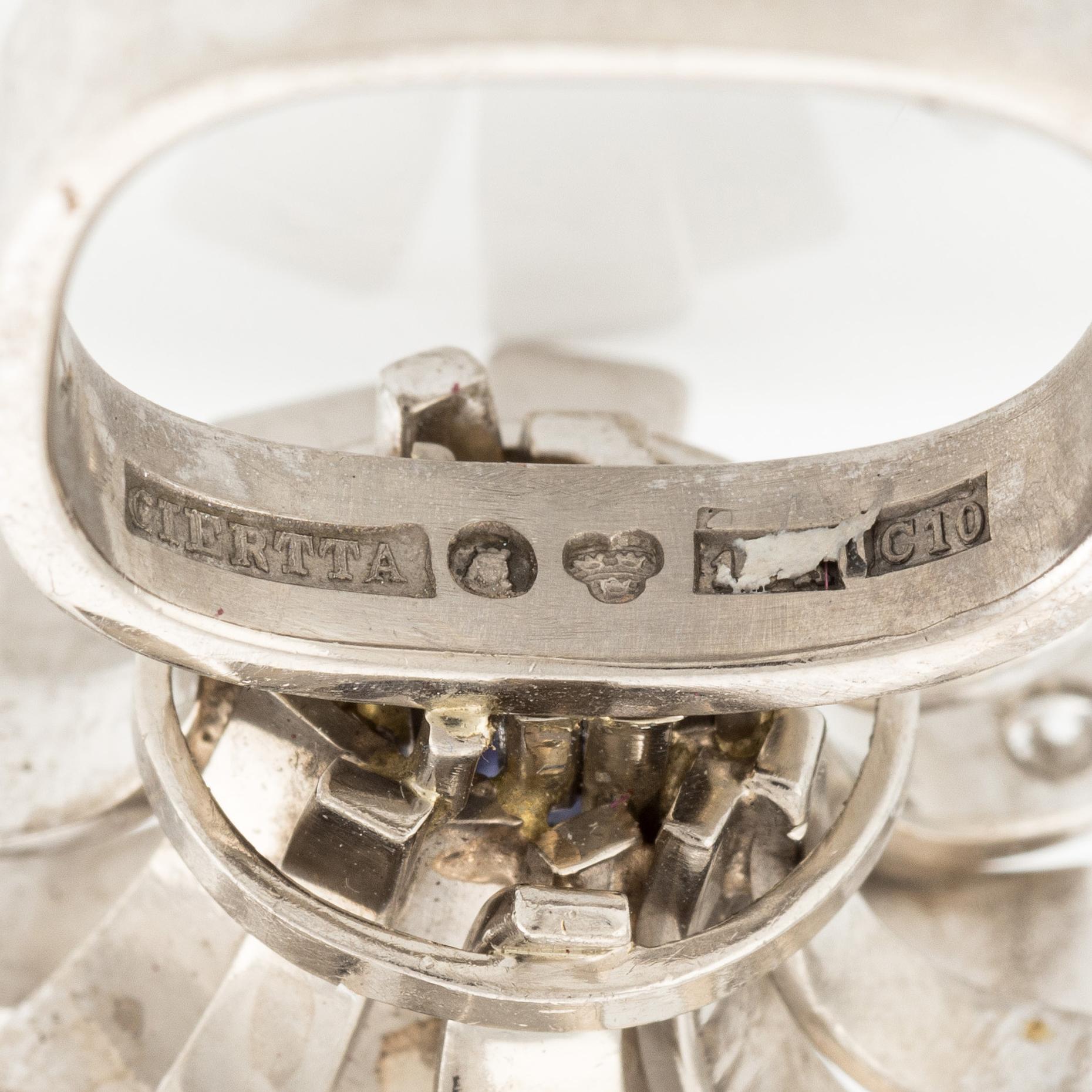 Claës E. Giertta, a ring 18K white gold with sapphire and brilliant-cut diamonds, Stockholm 1977.