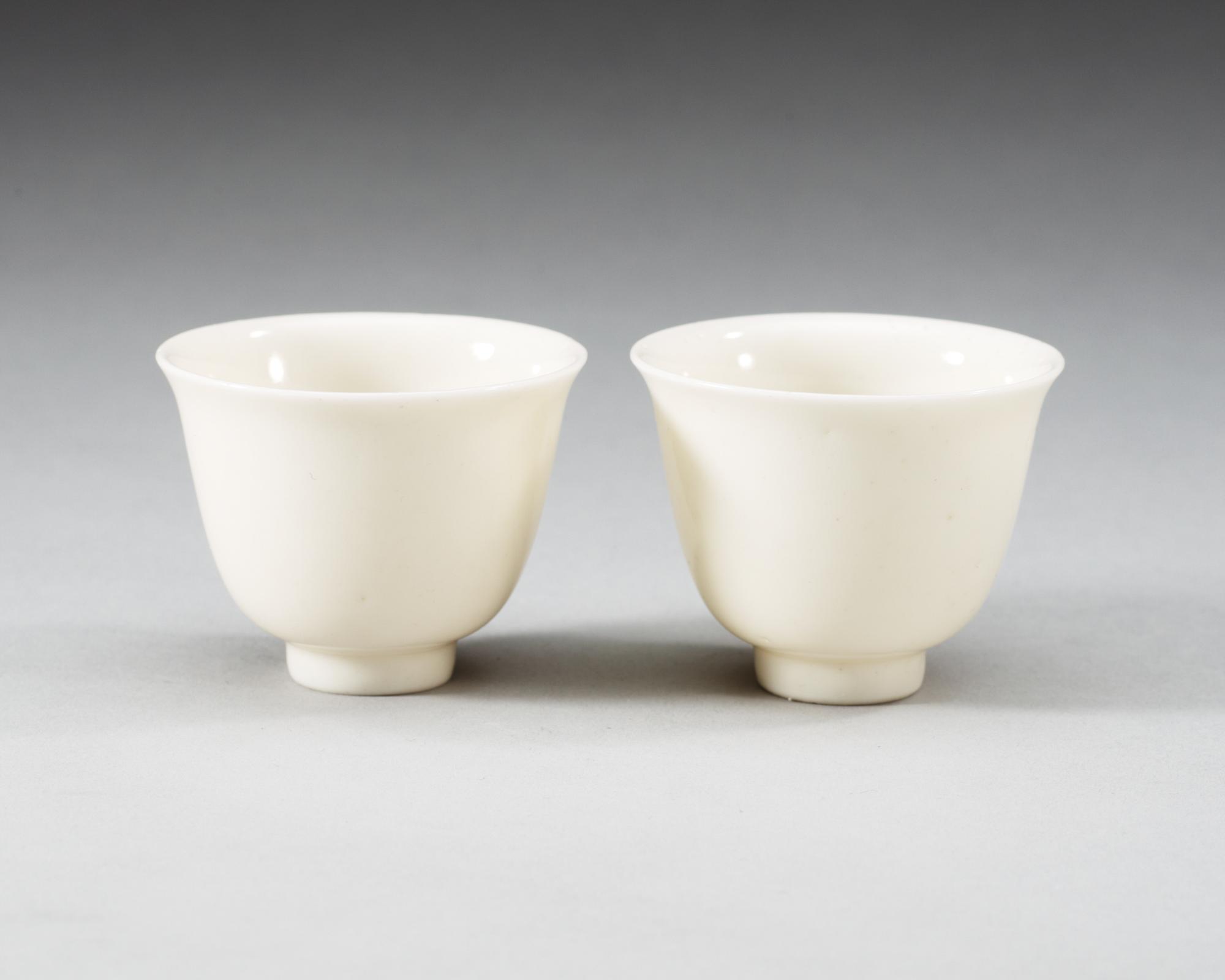 A pair of blanc de chine wine cups, Qing dynasty, Kangxi (1662-1722).