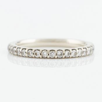 Ring eternity ring, 14K gold with brilliant-cut diamonds.